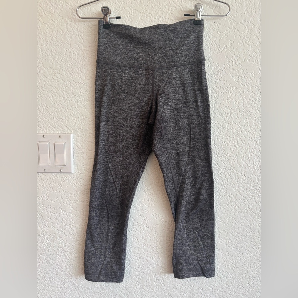 Lululemon Wunder Under Leggings. Heather Gray Hi-Rise Size 6